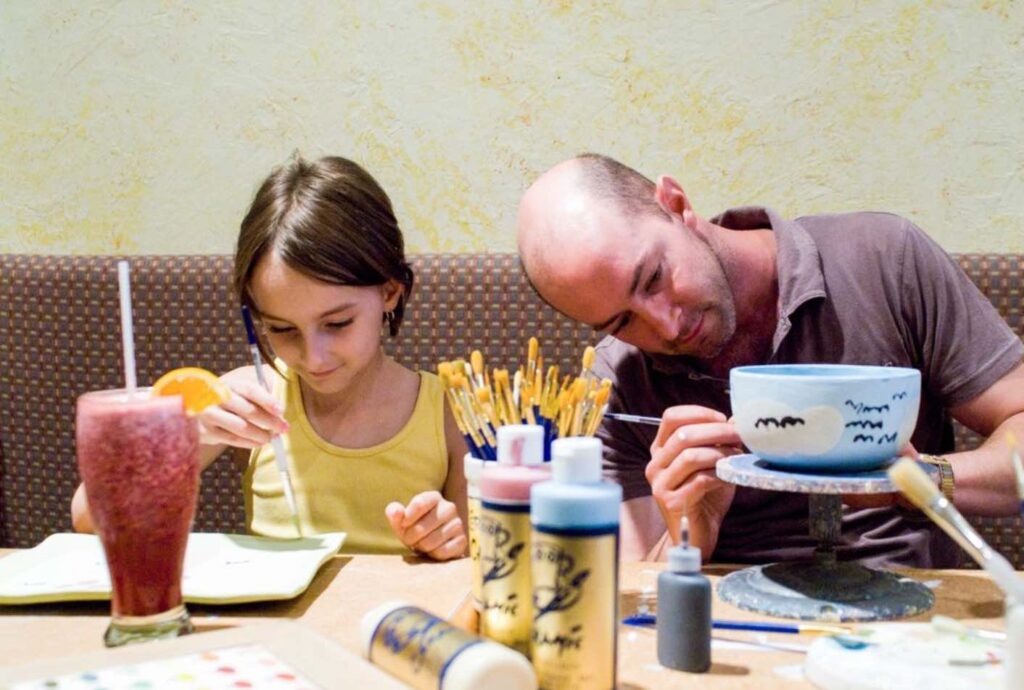 A father and daughter date at the Ceramic cafe in Montreal